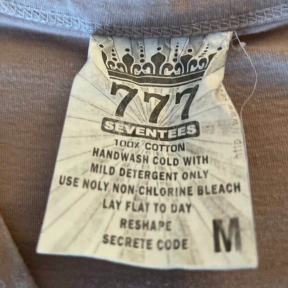 🌸4/$20🌸 Bob Marley V-Neck T-Shirt - Picture 8 of 9